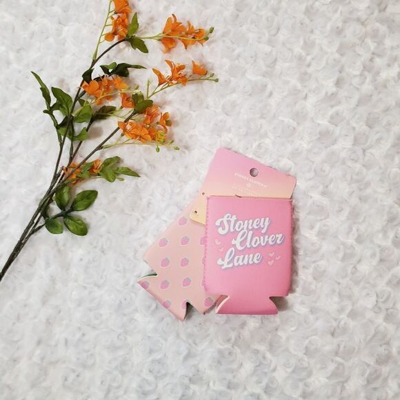 Stoney Clover Lane x Target strawberry coozie drink sleeve - Picture 1 of 2